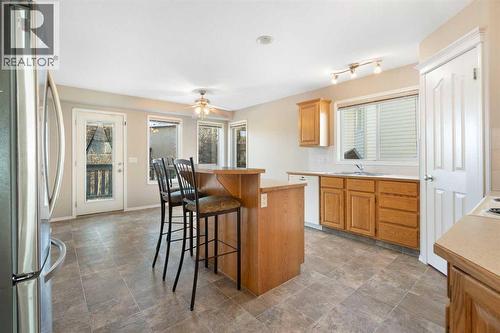 95 Cambridge Glen Drive, Strathmore, AB - Indoor Photo Showing Kitchen With Double Sink