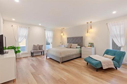 11 Cuthbertson Ave, Winnipeg, MB 