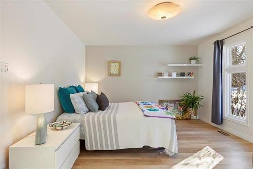 11 Cuthbertson Ave, Winnipeg, MB 