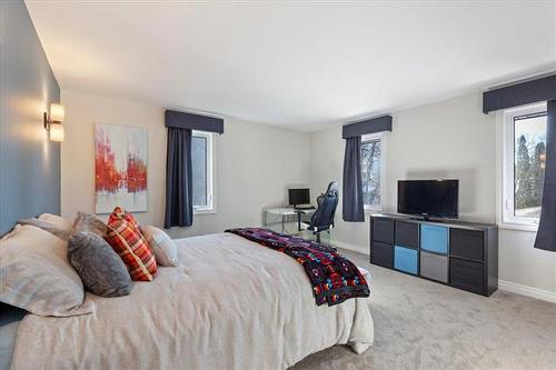 11 Cuthbertson Ave, Winnipeg, MB 