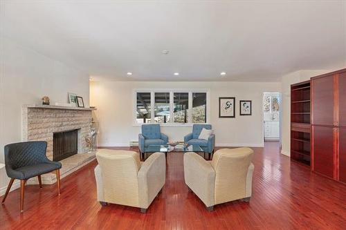 11 Cuthbertson Ave, Winnipeg, MB 