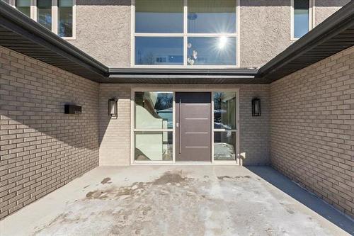 11 Cuthbertson Ave, Winnipeg, MB 