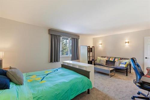 11 Cuthbertson Ave, Winnipeg, MB 