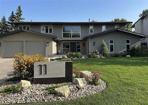 11 Cuthbertson Ave, Winnipeg, MB 