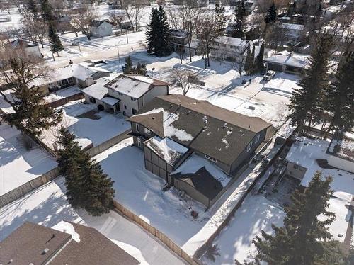 11 Cuthbertson Ave, Winnipeg, MB 