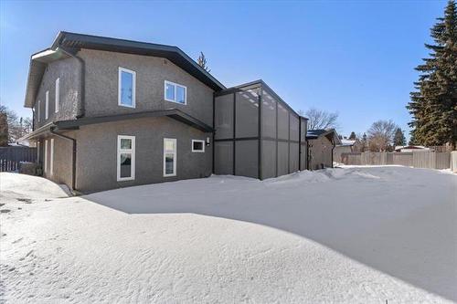 11 Cuthbertson Ave, Winnipeg, MB 