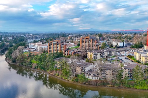 PH2-103 Gorge Rd EAST Victoria, BC V9A 6Z2