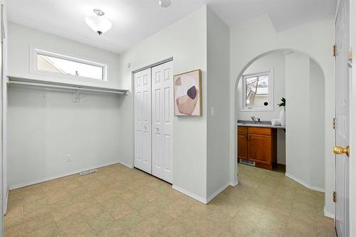 9 St Mark'S Pl, Winnipeg, MB 