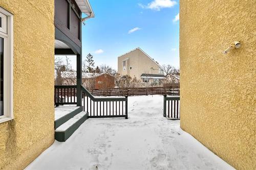 9 St Mark'S Pl, Winnipeg, MB 