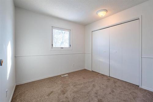 47 Hershey St, Winnipeg, MB 