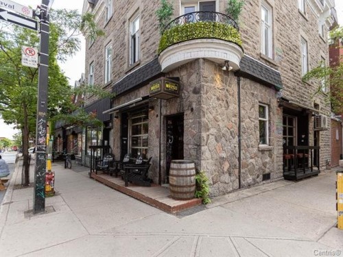 Entrée extérieure - 250 Av. Du Mont-Royal E., Montréal (Le Plateau-Mont-Royal), QC 