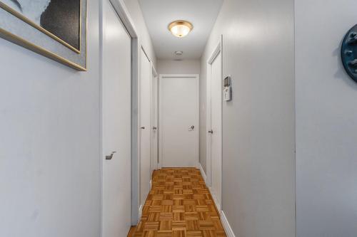 Hall d'entrée/Vestibule - 500 Rue Odile, Laval (Fabreville), QC - Indoor Photo Showing Other Room