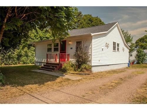 51 First Ave, Pointe-Du-Chêne, NB 
