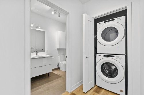 Salle de lavage - 306-2121 Av. Papineau, Montréal (Ville-Marie), QC - Indoor Photo Showing Laundry Room