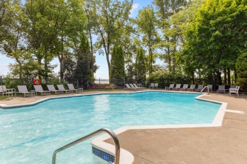 Piscine - Ph02-60 Rue Berlioz, Montréal (Verdun/Île-Des-Soeurs), QC - Outdoor With In Ground Pool With Backyard