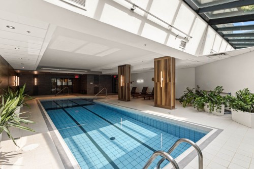 Piscine - Ph02-60 Rue Berlioz, Montréal (Verdun/Île-Des-Soeurs), QC - Indoor Photo Showing Other Room With In Ground Pool