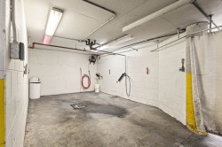Garage - 