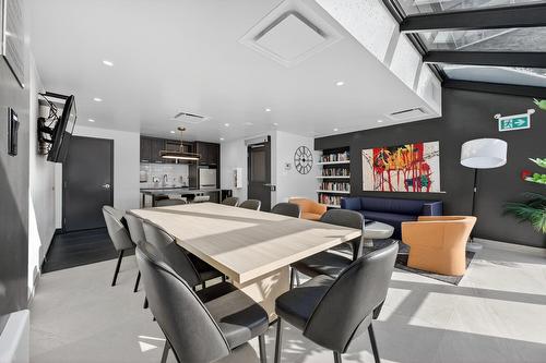 Salle communautaire - 605-3 Boul. Simard, Saint-Lambert, QC - Indoor Photo Showing Dining Room