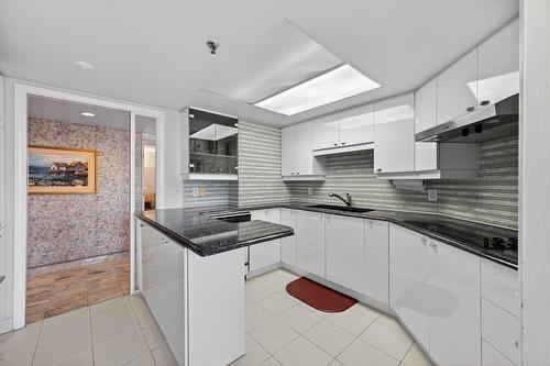 Cuisine - 605-3 Boul. Simard, Saint-Lambert, QC - Indoor Photo Showing Kitchen With Upgraded Kitchen
