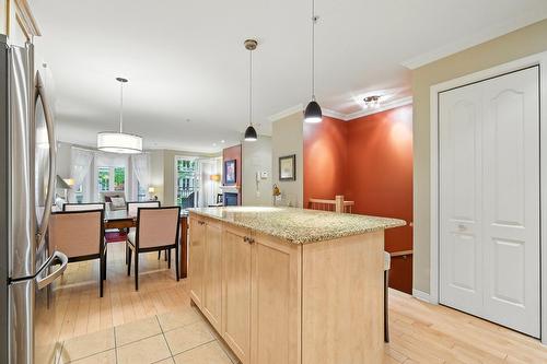 Cuisine - 2-38 Av. Ste-Hélène, Saint-Lambert, QC - Indoor Photo Showing Kitchen