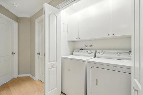 Salle de lavage - 2-38 Av. Ste-Hélène, Saint-Lambert, QC - Indoor Photo Showing Laundry Room