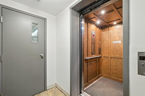 Ascenseur - 2-38 Av. Ste-Hélène, Saint-Lambert, QC - Indoor Photo Showing Other Room