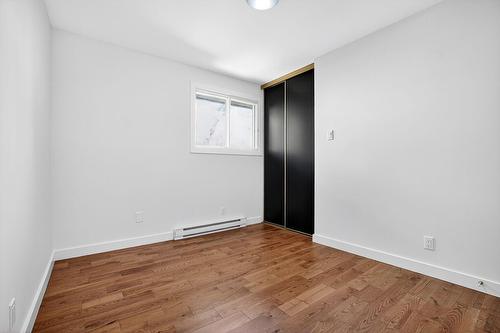 Chambre à coucher - 9 Av. De Val-Soleil, Pointe-Claire, QC - Indoor Photo Showing Other Room