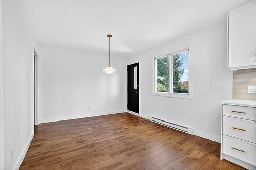 Salle à manger - 9 Av. De Val-Soleil, Pointe-Claire, QC - Indoor Photo Showing Other Room