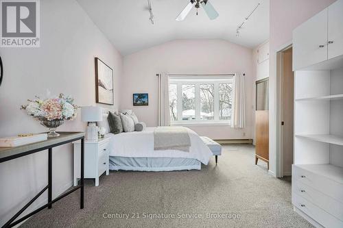 1549 Sherway Drive, Mississauga, ON - Indoor Photo Showing Bedroom