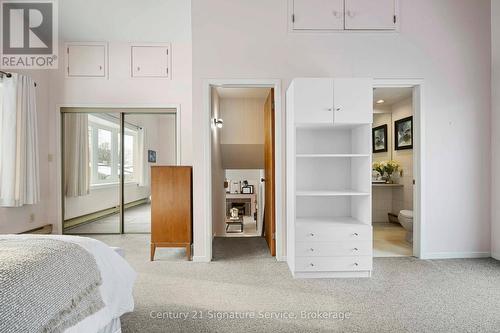 1549 Sherway Drive, Mississauga, ON - Indoor Photo Showing Bedroom