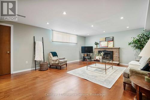 1549 Sherway Drive, Mississauga, ON - Indoor Photo Showing Living Room With Fireplace