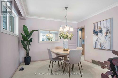 1549 Sherway Drive, Mississauga, ON - Indoor Photo Showing Dining Room