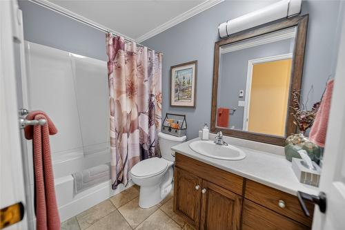 1320 15Th Street, Cranbrook, BC - Indoor Photo Showing Bathroom
