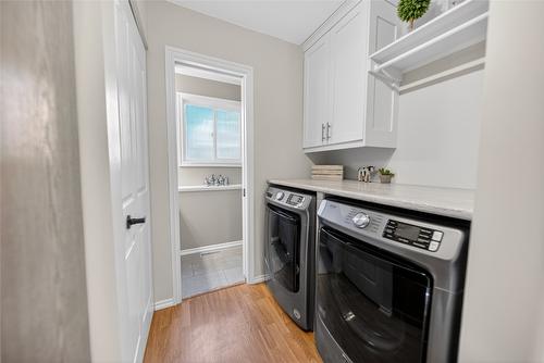 1320 15Th Street, Cranbrook, BC - Indoor Photo Showing Laundry Room
