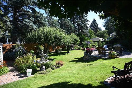 1320 15Th Street, Cranbrook, BC - Outdoor With Backyard
