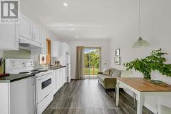 Full separate kitchen - 