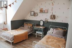 2nd bedroom (upstairs) - 