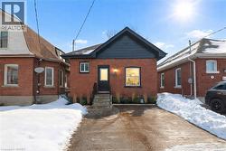 12 CARLYLE Street  Brantford, ON N3T 2C1