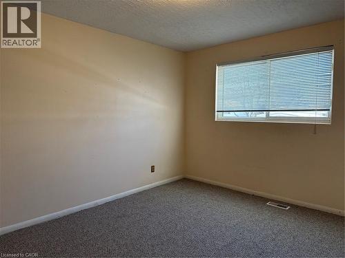 176 Laurier Avenue, Hamilton, ON - Indoor Photo Showing Other Room