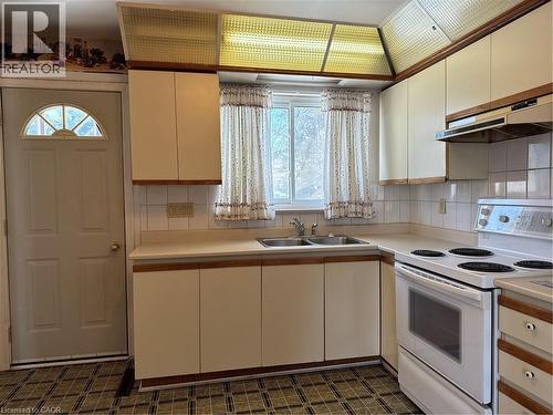 176 Laurier Avenue, Hamilton, ON - Indoor Photo Showing Kitchen With Double Sink