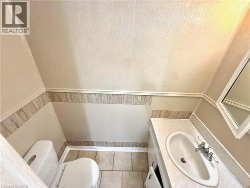 17 Lyons Avenue, Welland, ON - Indoor