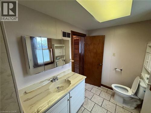 17 Lyons Avenue, Welland, ON - Indoor Photo Showing Bathroom