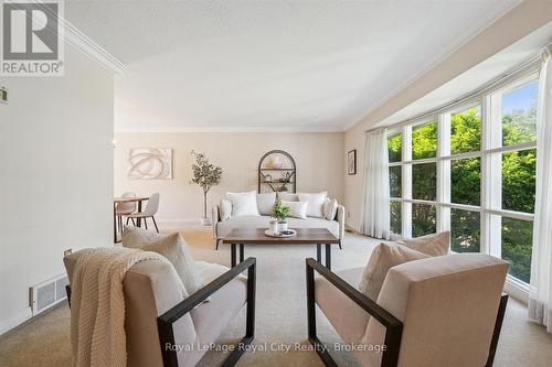 67 Woodside Road, Guelph (Dovercliffe Park/Old University), ON - Indoor Photo Showing Living Room