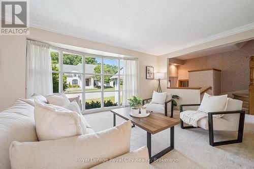 67 Woodside Road, Guelph (Dovercliffe Park/Old University), ON - Indoor Photo Showing Living Room