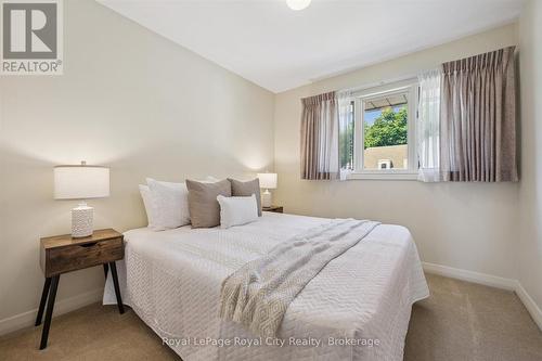 67 Woodside Road, Guelph (Dovercliffe Park/Old University), ON - Indoor Photo Showing Bedroom