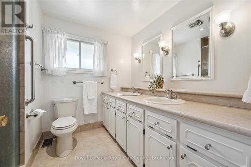 67 Woodside Road, Guelph (Dovercliffe Park/Old University), ON - Indoor Photo Showing Bathroom