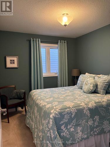 979 Shimmerton Circle, Ottawa, ON - Indoor Photo Showing Bedroom