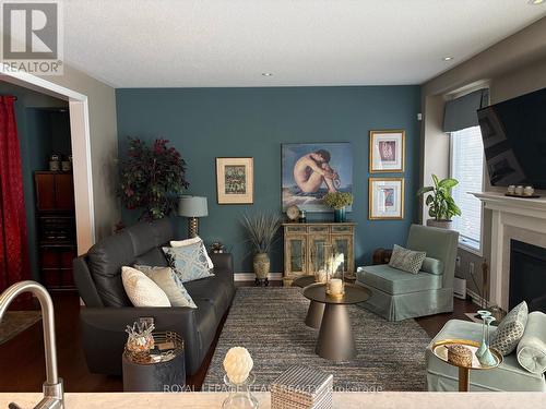 979 Shimmerton Circle, Ottawa, ON - Indoor Photo Showing Living Room With Fireplace