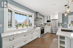 Bright renovated kitchen - 