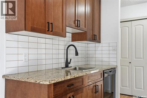 205 258 Pinehouse Place, Saskatoon, SK - Indoor Photo Showing Kitchen